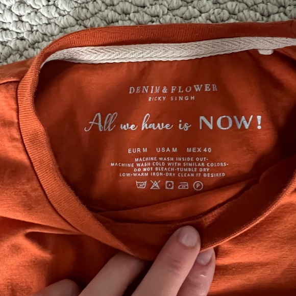 T-shirt - Picture 2 of 7